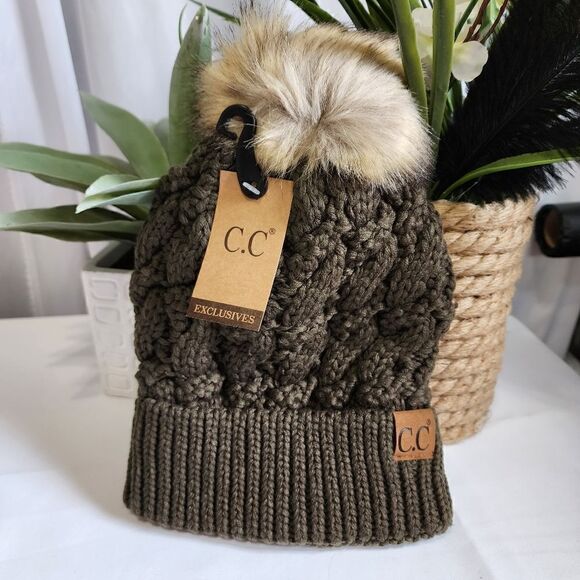 Trendy warm beanie knit hat with pom pom from C.C brand - Picture 2 of 3
